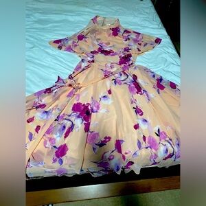 Beautiful flowery summer dress.